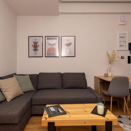 Studio 48, Cozy Apartment In Kalamata City Center Exterior foto